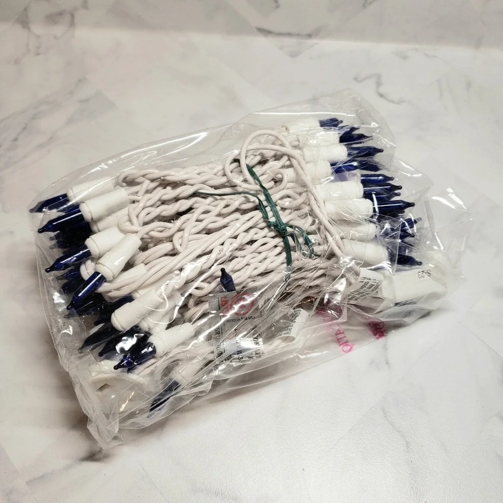Diamondlite 100 Icicle Light Set‎ Blue Lights Christmas Indoor Outdoor 10 ft New